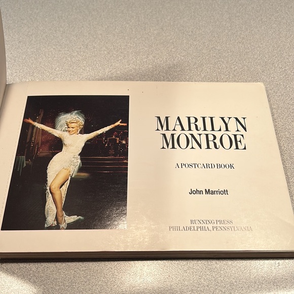 COPY - Vintage Marilyn Monroe 30 Postcards Book - Picture 2 of 12